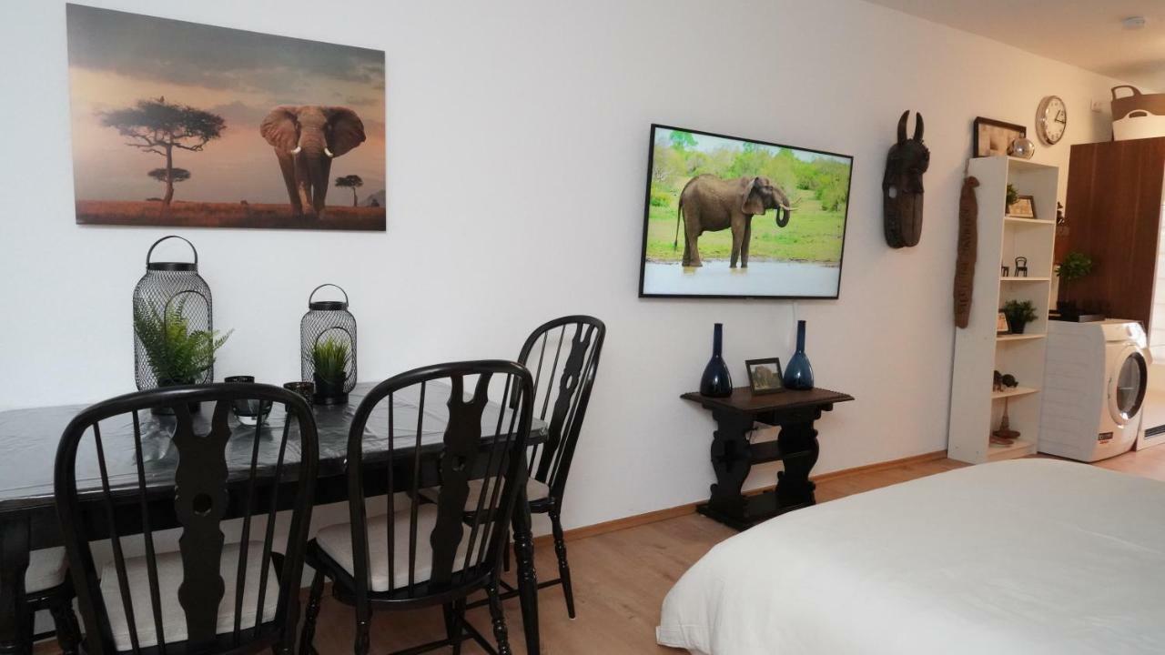 Apartment 900M To Exhibition Düsseldorf Eksteriør billede