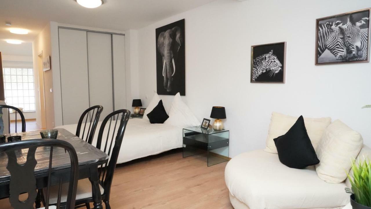 Apartment 900M To Exhibition Düsseldorf Eksteriør billede